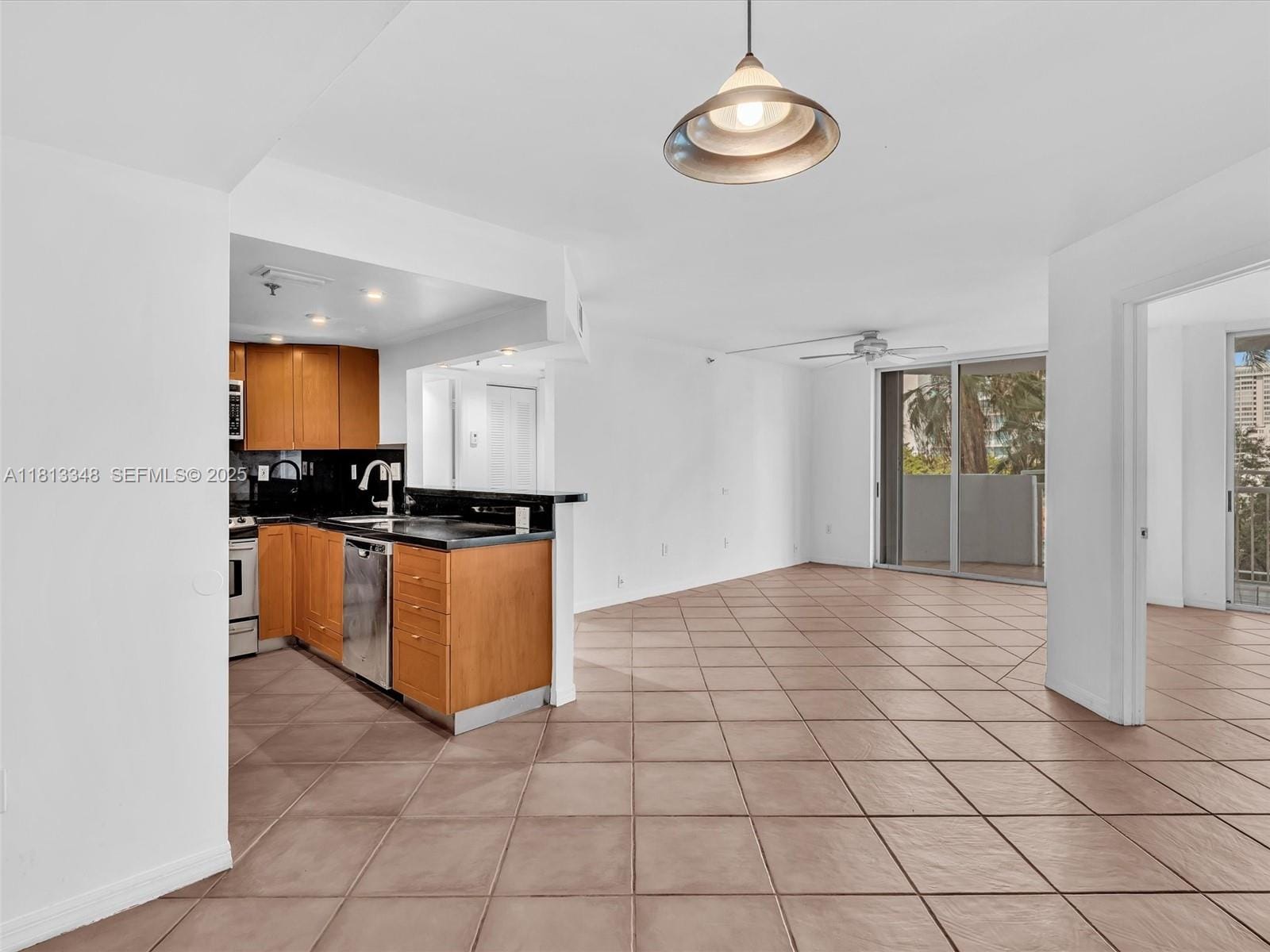 1621 Bay Road 406, Miami Beach, FL 33139 photo 2