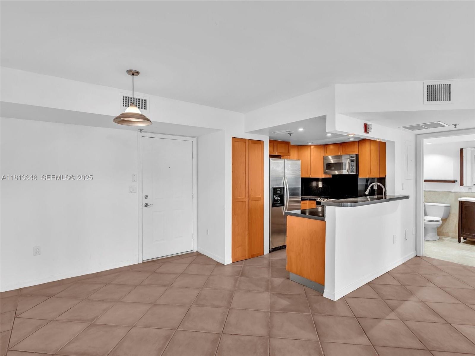 1621 Bay Road 406, Miami Beach, FL 33139 photo 5