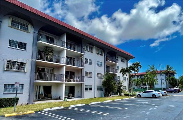 8107 SW 72nd Avenue 106E, sold in Granada Dadeland Condo, Miami, FL