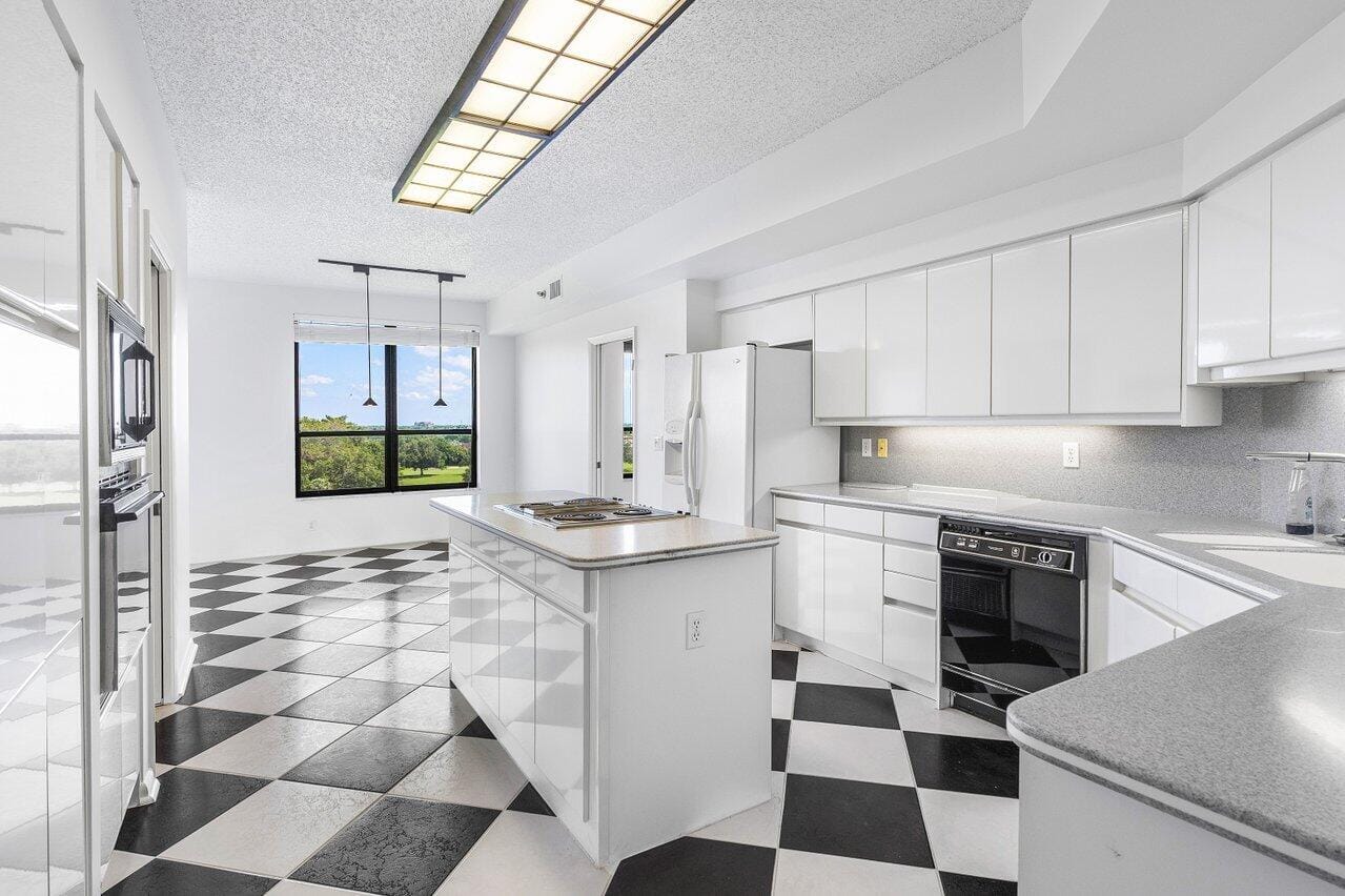 7351 Promenade Drive F702 — photo 9