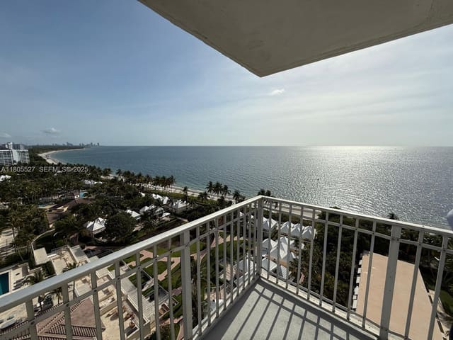 881 Ocean Drive 13H, sold in Casa Del Mar Condo, Key Biscayne, FL