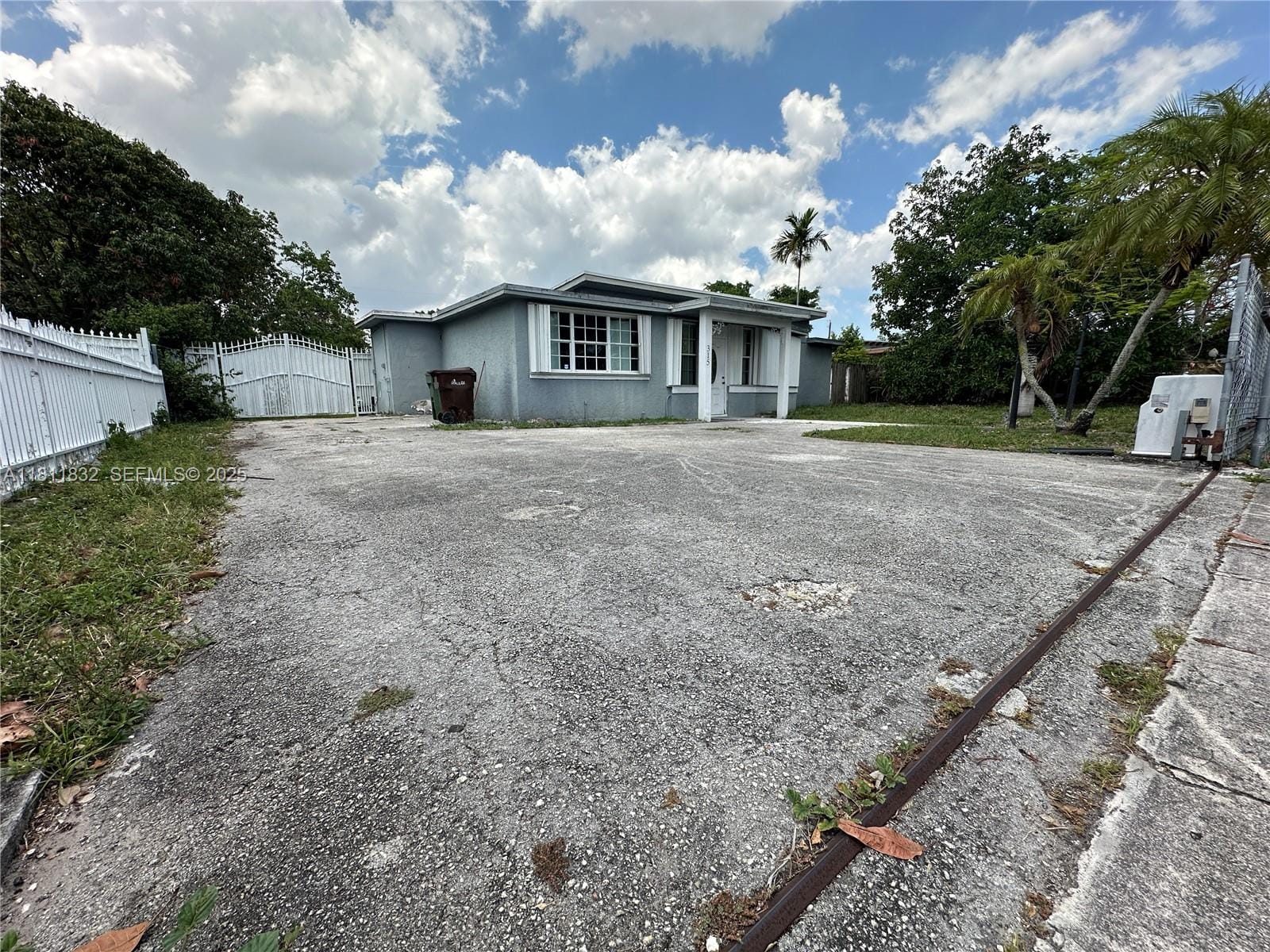 315 W 44th Street, Hialeah, FL 33012 photo 2