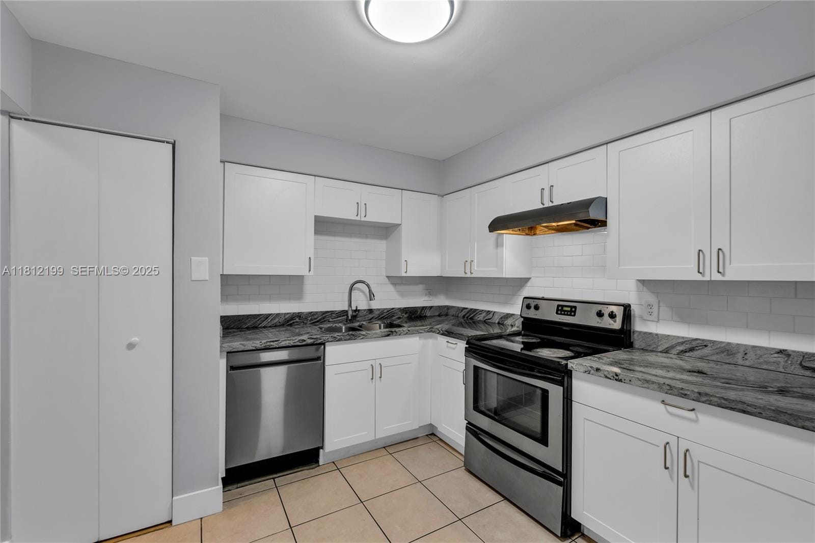 8109 SW 21 Court 8109 — photo 4