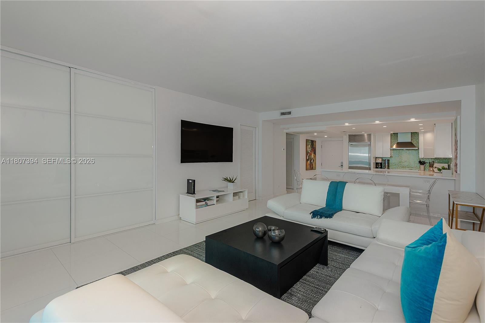 2301 Collins Avenue 1538 — photo 8