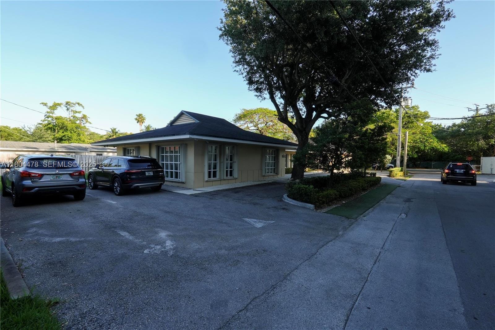 8125 SW 120th Street — photo 2
