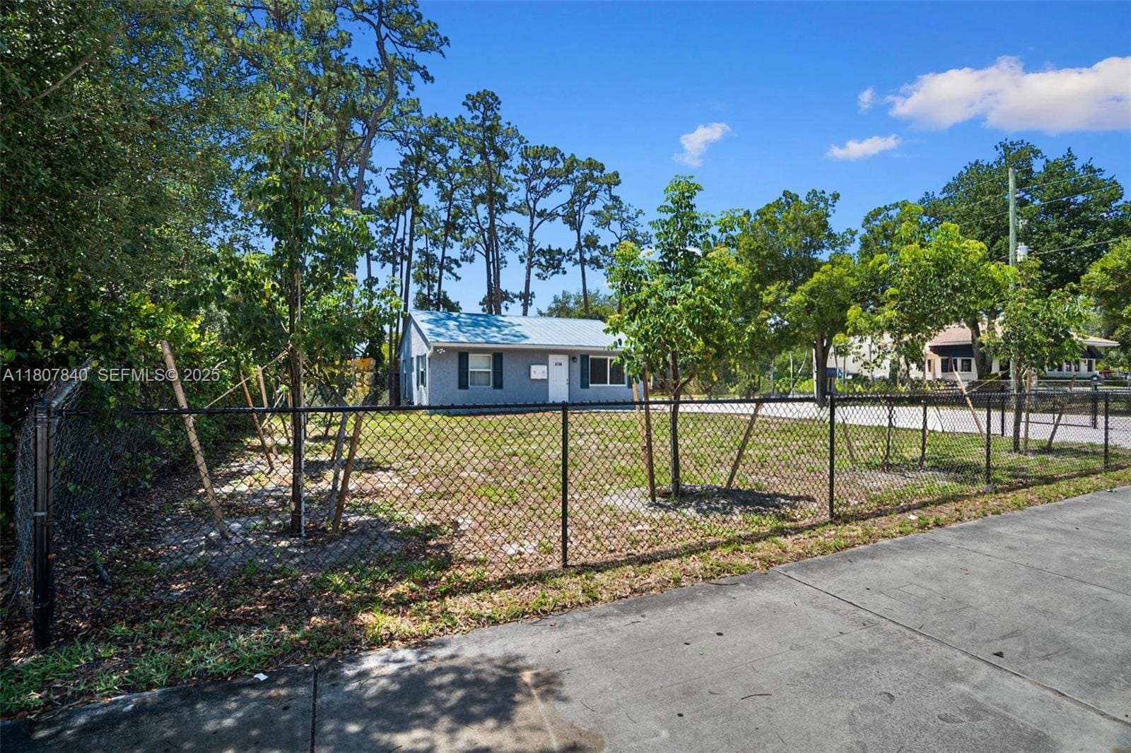 4736 Lake Worth Road — photo 8