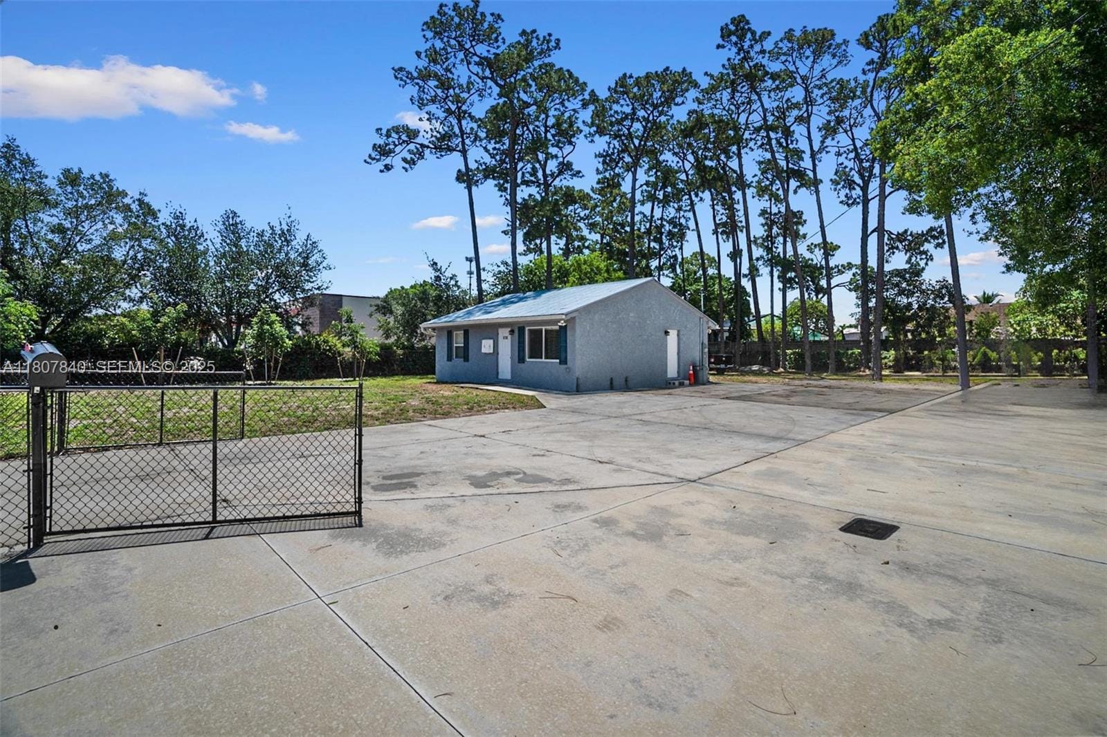 4736 Lake Worth Road — photo 9
