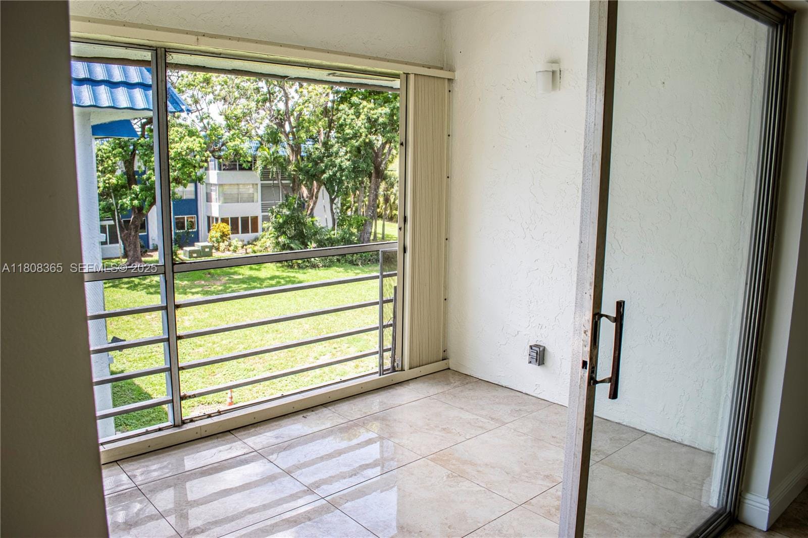 3090 Holiday Springs Boulevard 305 — photo 4