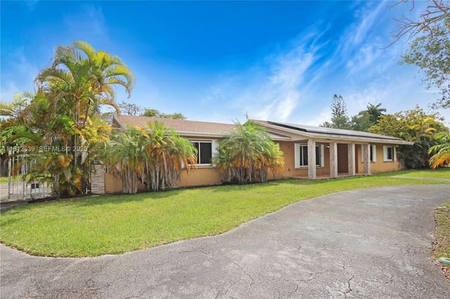 17501 SW 89th Avenue, sold in Pinewood Estates Second A, Palmetto Bay, FL