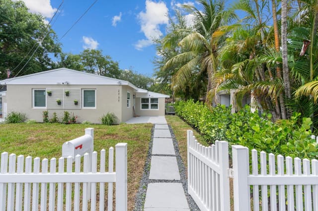 2737 Harding Street, Hollywood, FL 33020