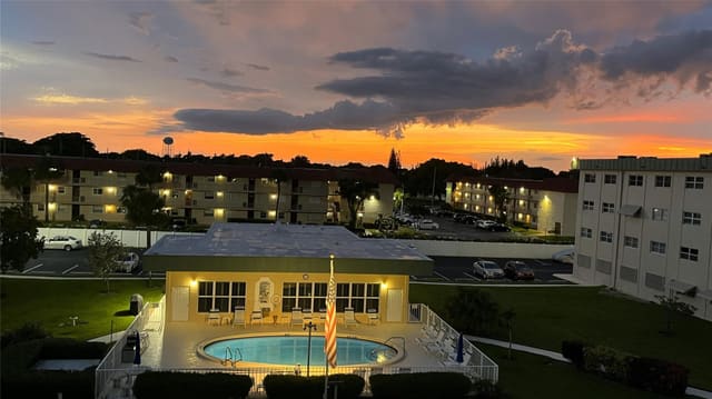 810 SE 7th Street 303, sold in Hampton Gardens 2 Condo, Deerfield Beach, FL