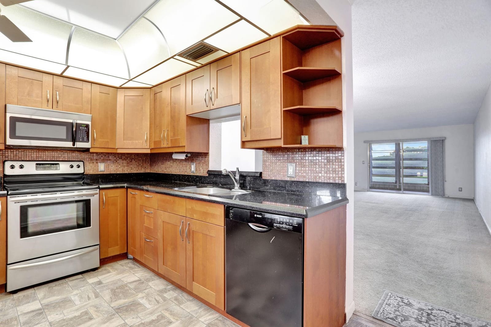 4301 Martinique Circle C3 — photo 2
