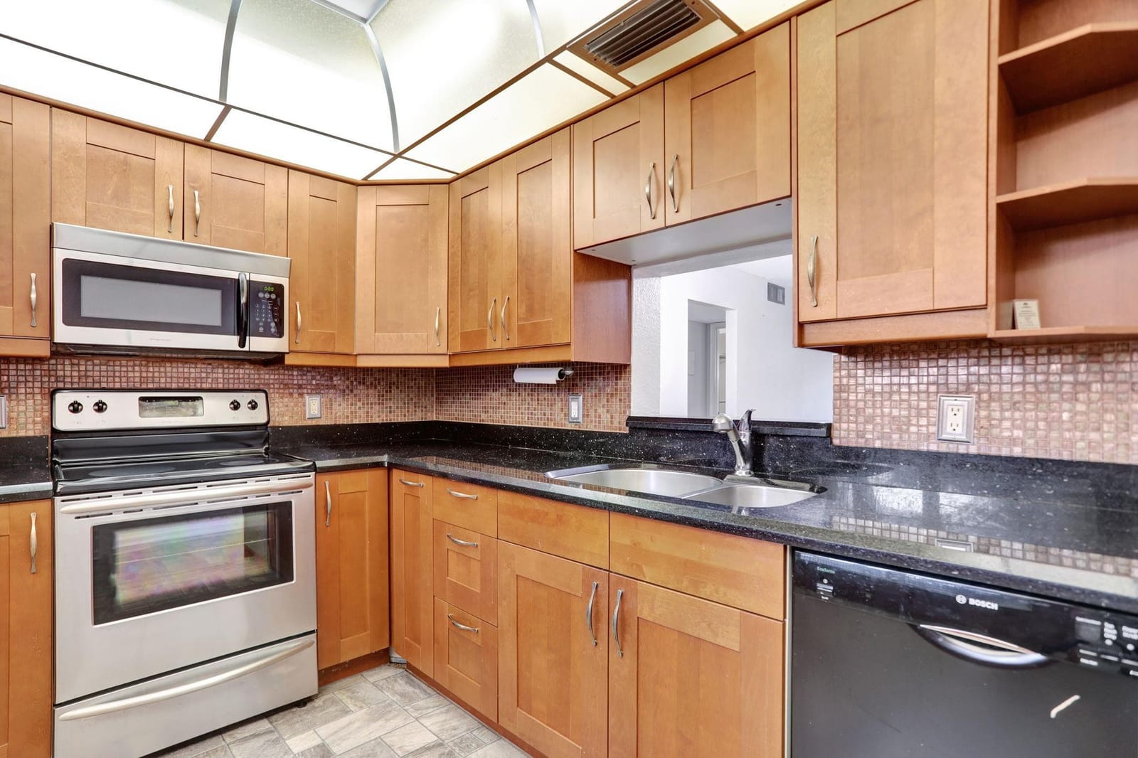 4301 Martinique Circle C3 — photo 3