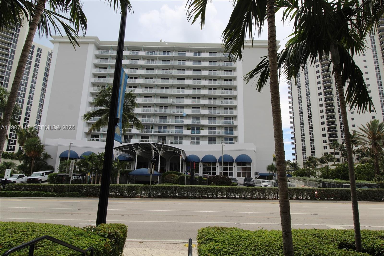 19201 Collins Avenue 714 — photo 3