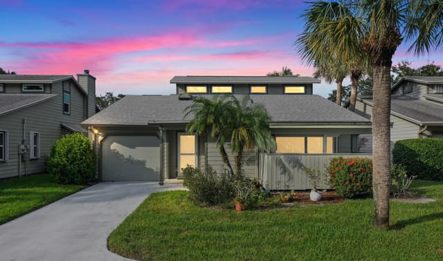 911 NE Dahoon Terrace, Jensen Beach, FL 34957
