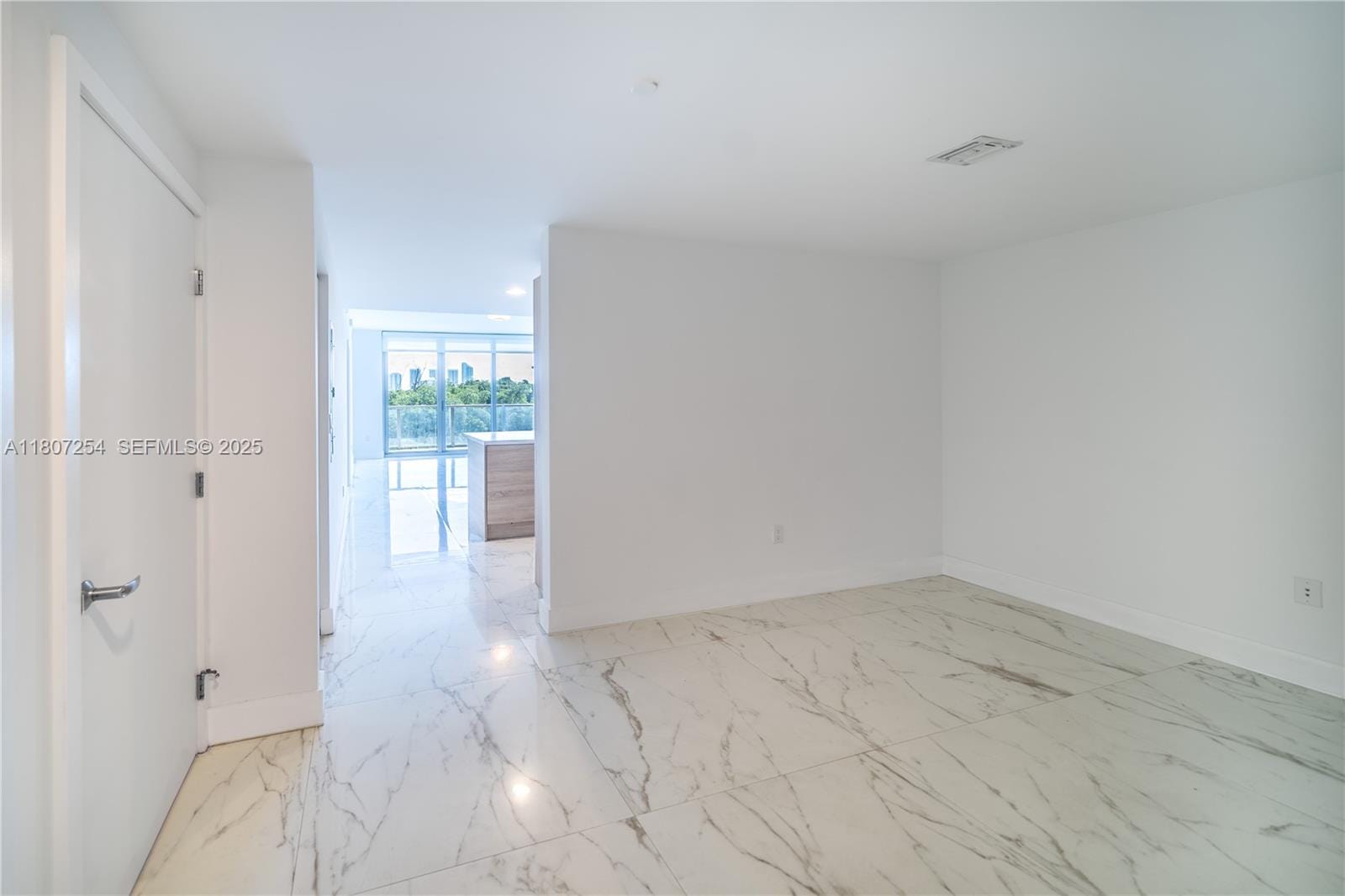 16385 Biscayne Boulevard 417 — photo 12