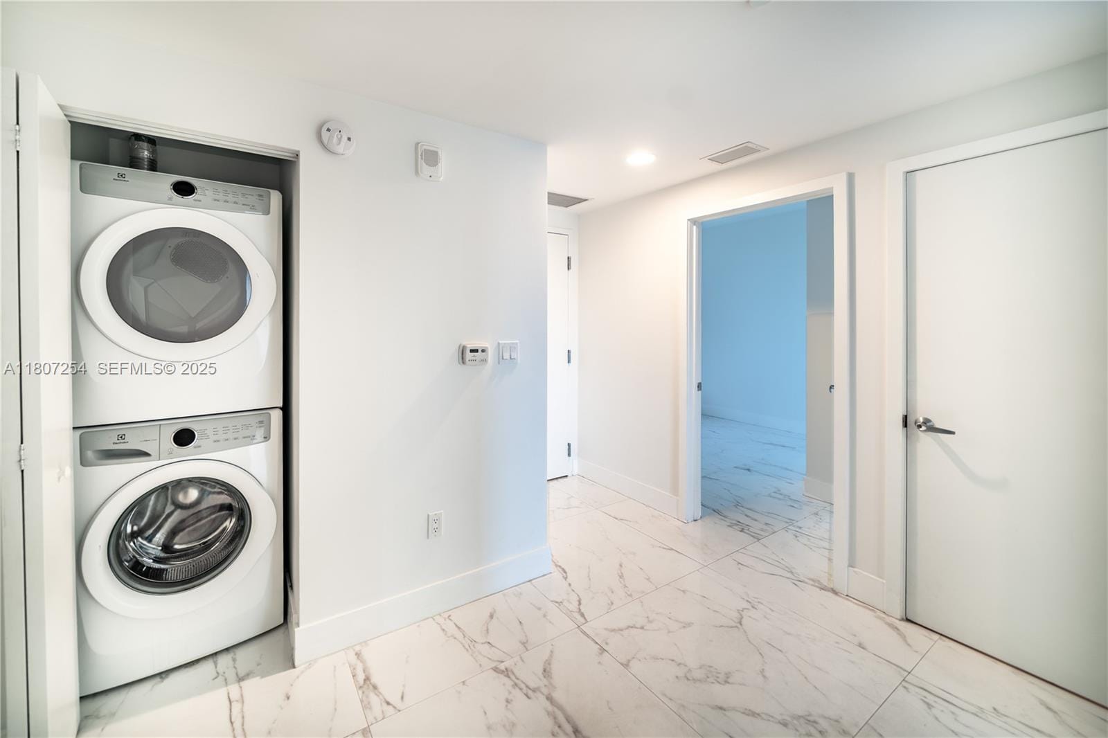 16385 Biscayne Boulevard 417, North Miami Beach, FL 33160 photo 18