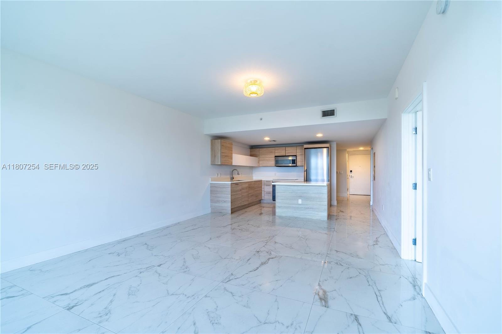 16385 Biscayne Boulevard 417, North Miami Beach, FL 33160 photo 20