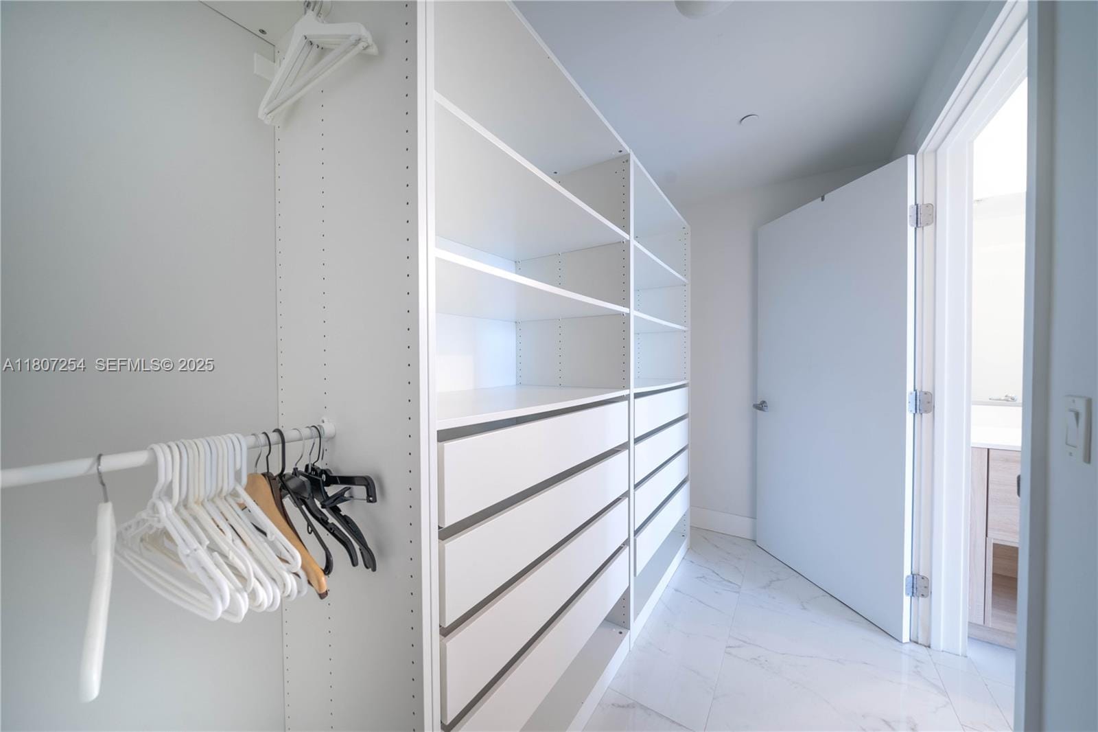 16385 Biscayne Boulevard 417, North Miami Beach, FL 33160 photo 27