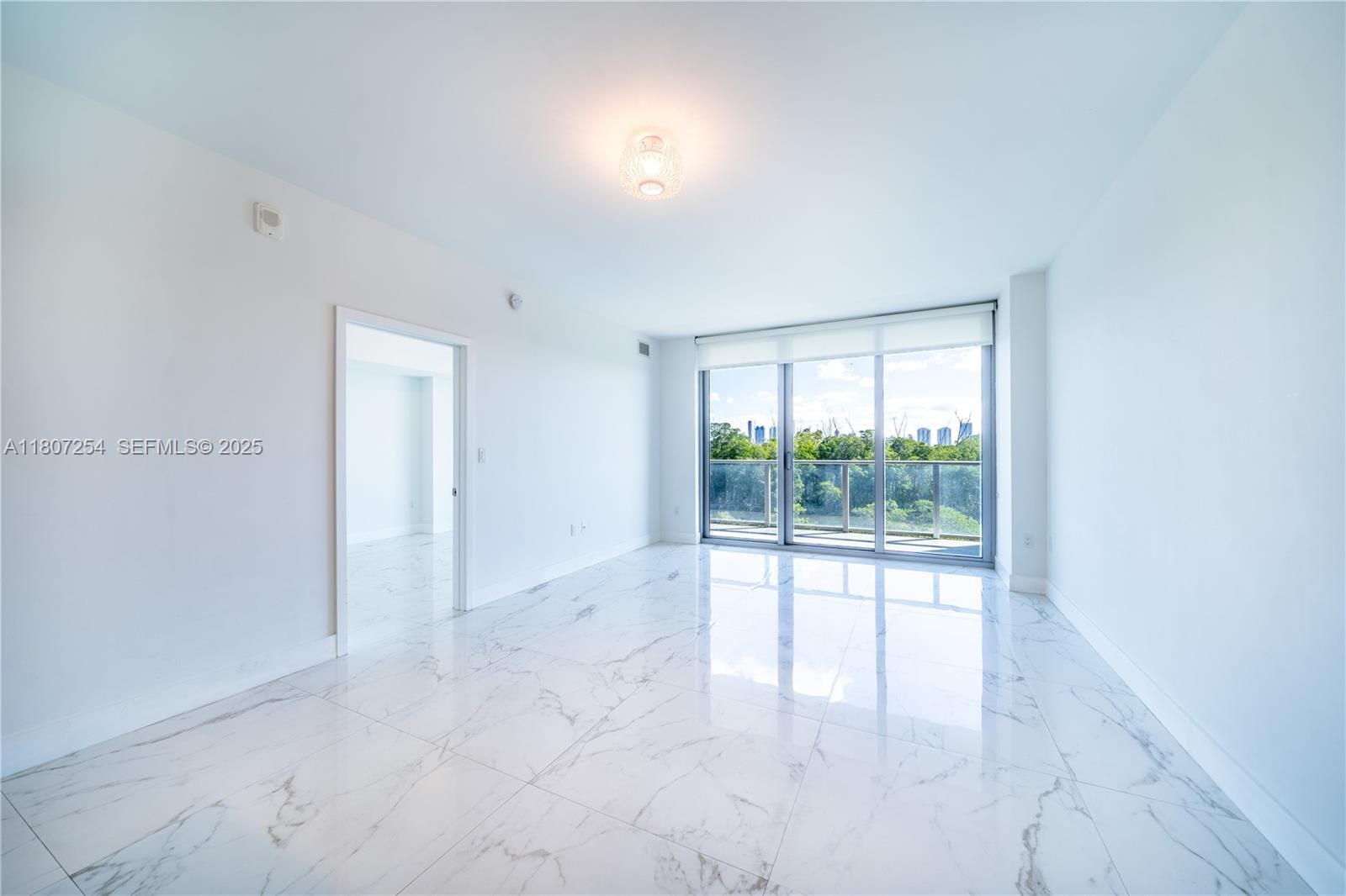 16385 Biscayne Boulevard 417 — photo 4
