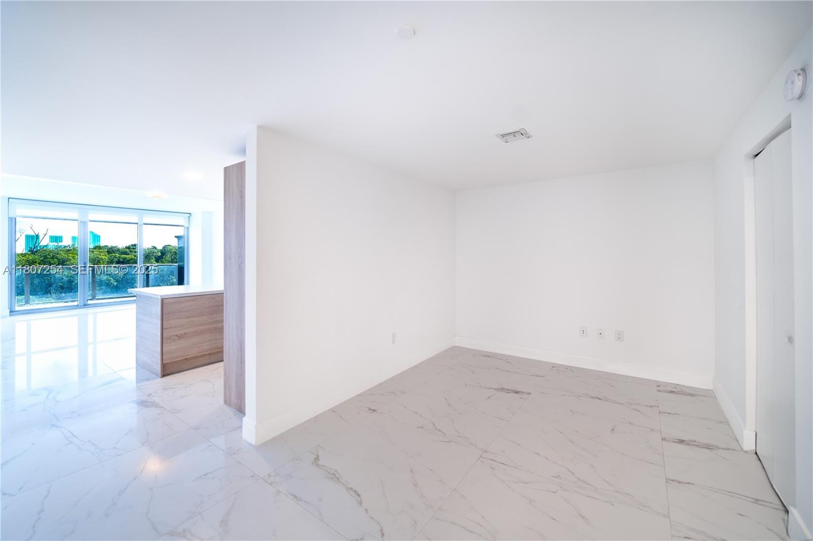 16385 Biscayne Boulevard 417 — photo 5