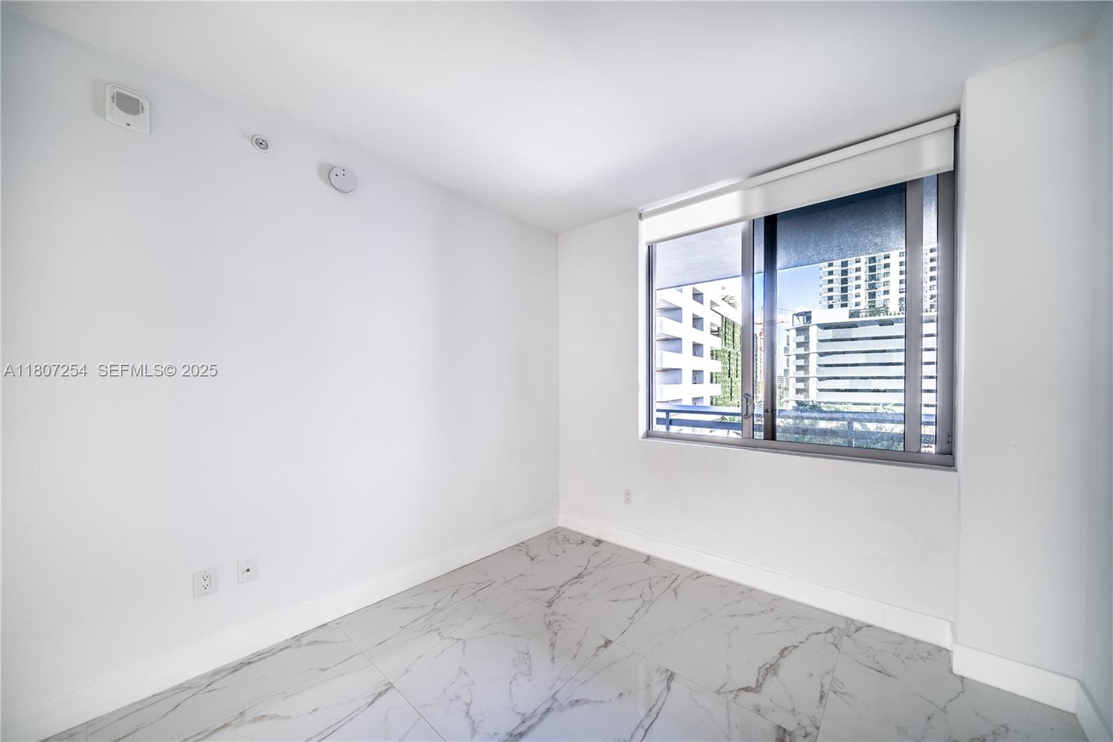 16385 Biscayne Boulevard 417 — photo 7