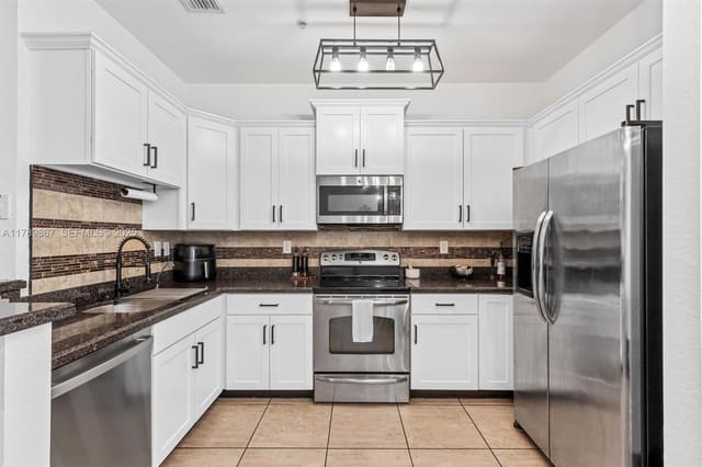 151 SW 7th Court, Pompano Beach, FL 33060
