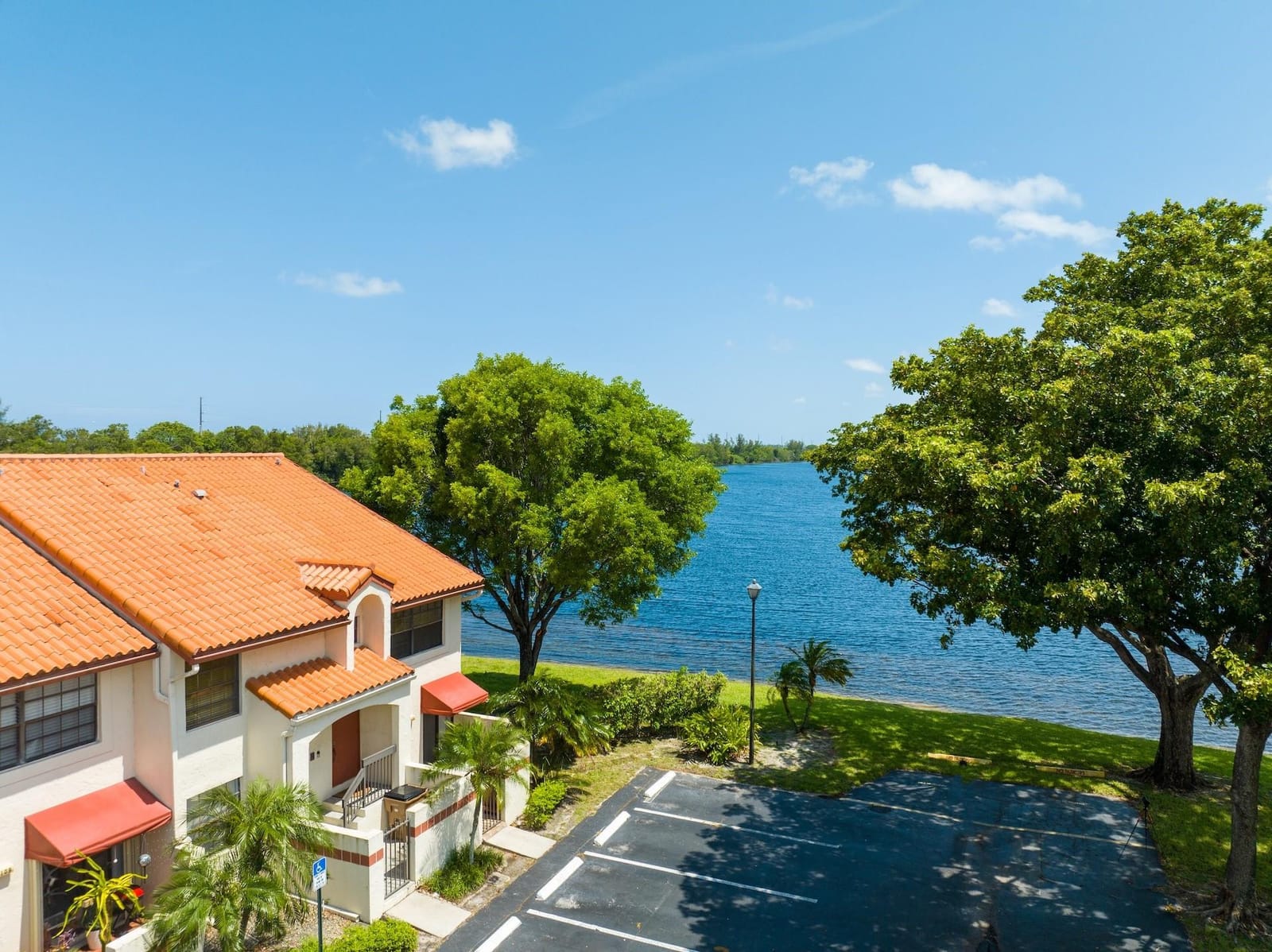 112 Liberty Court 112, Deerfield Beach, FL 33442 photo 2