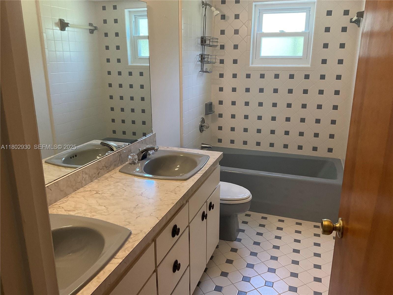 1725 Tanglewood Drive — photo 11