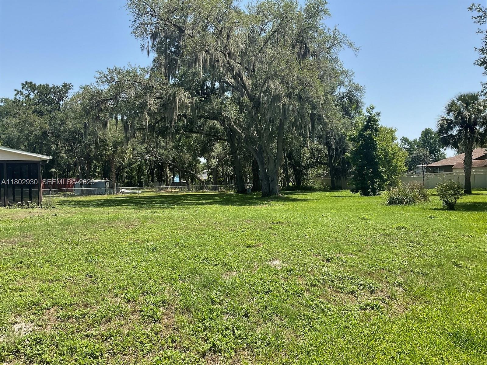1725 Tanglewood Drive — photo 4
