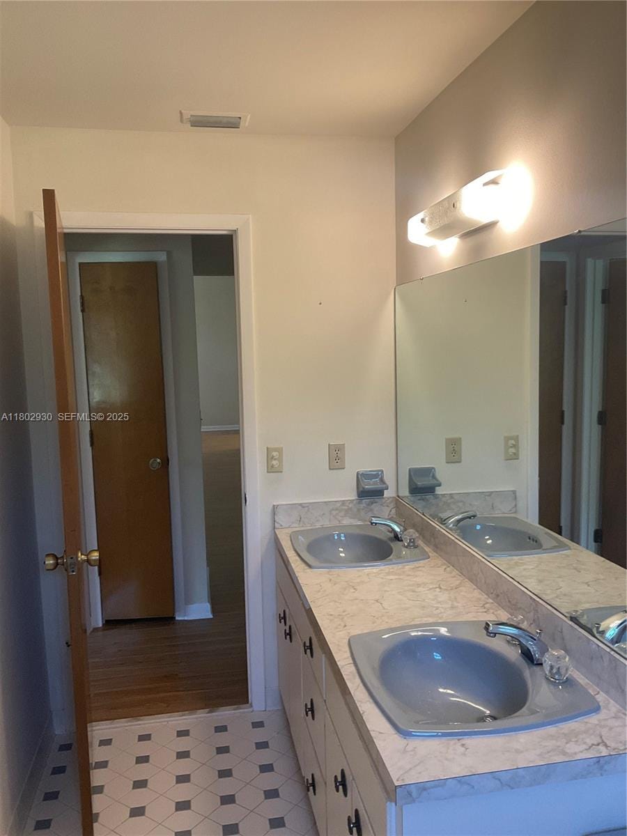1725 Tanglewood Drive — photo 10