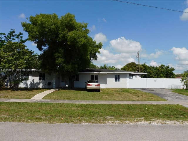 16020 SW 98th Court, Miami, FL 33157