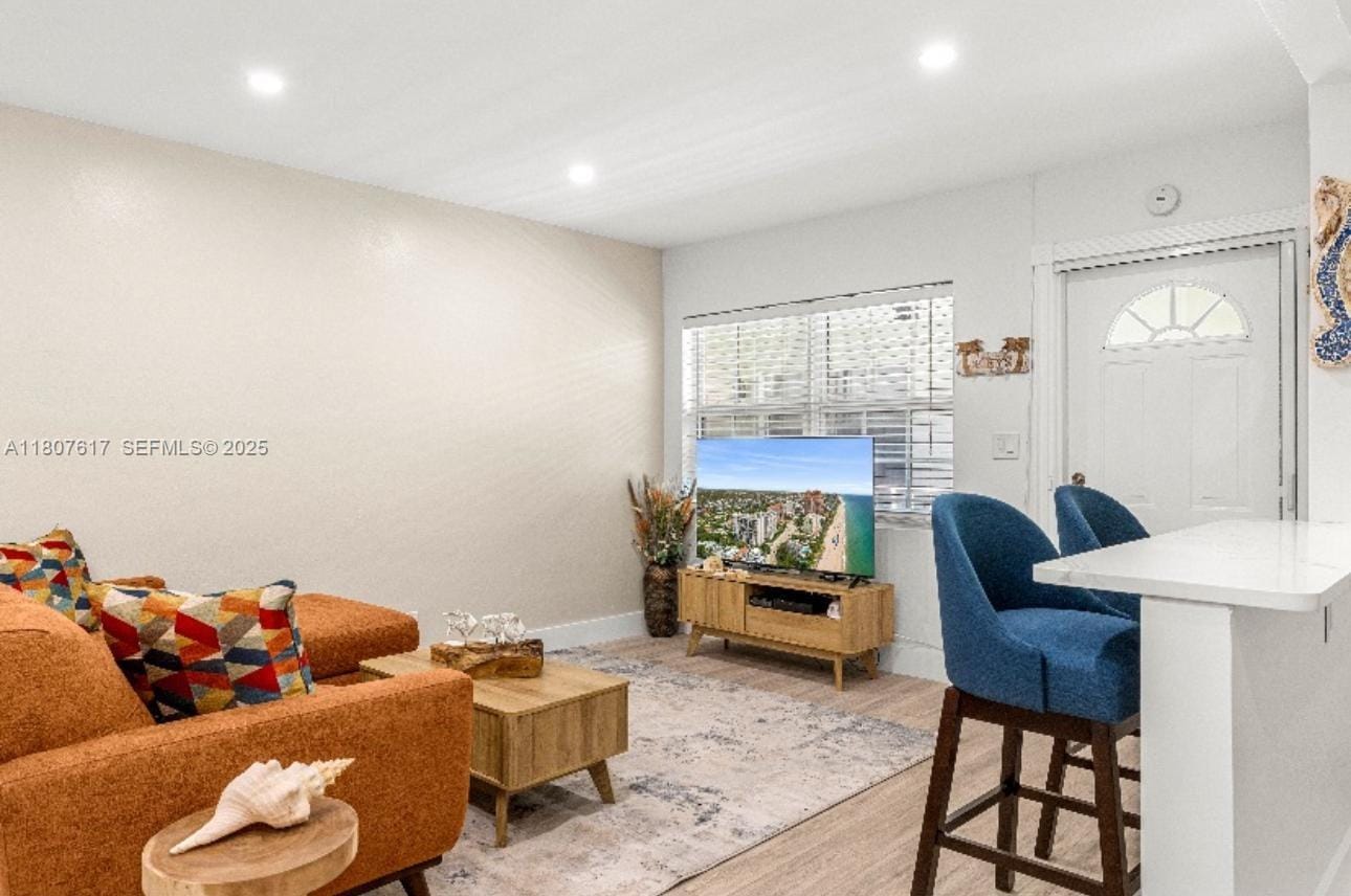 2404 NE 33rd Avenue 14 — photo 5
