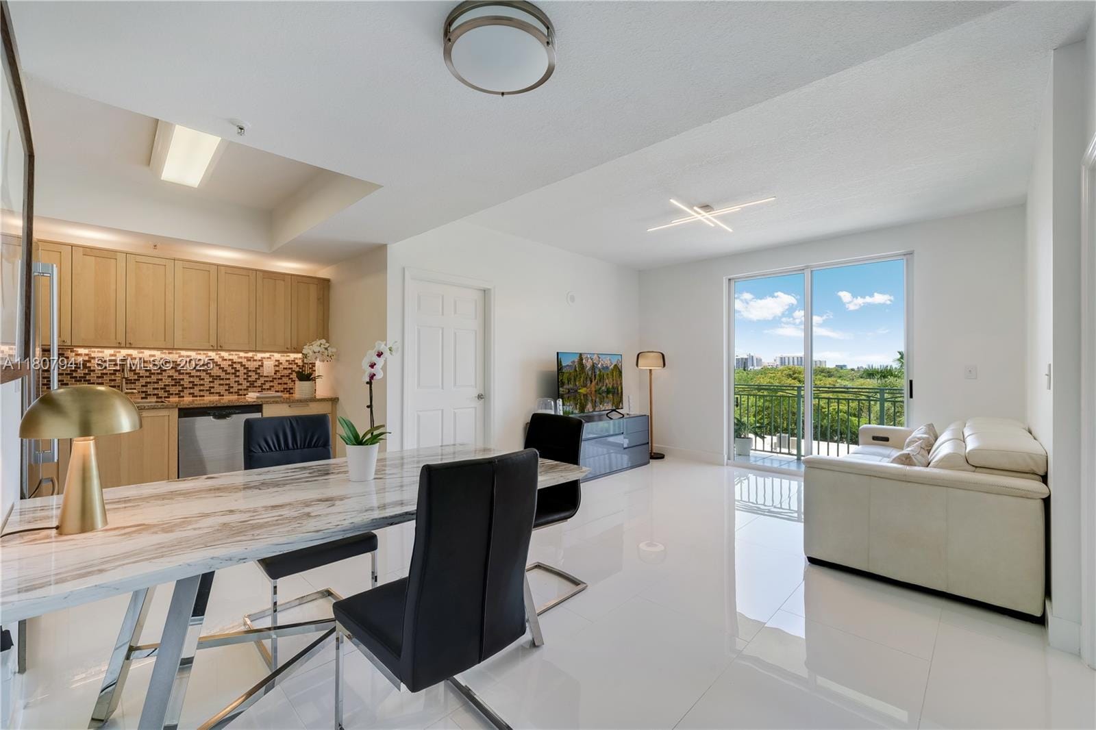 3500 Coral Way 604, Miami, FL 33145 photo 2