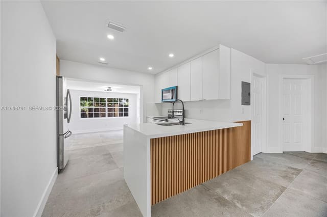 3420 SW 12th Place, sold in Breezyway Manor, Fort Lauderdale, FL
