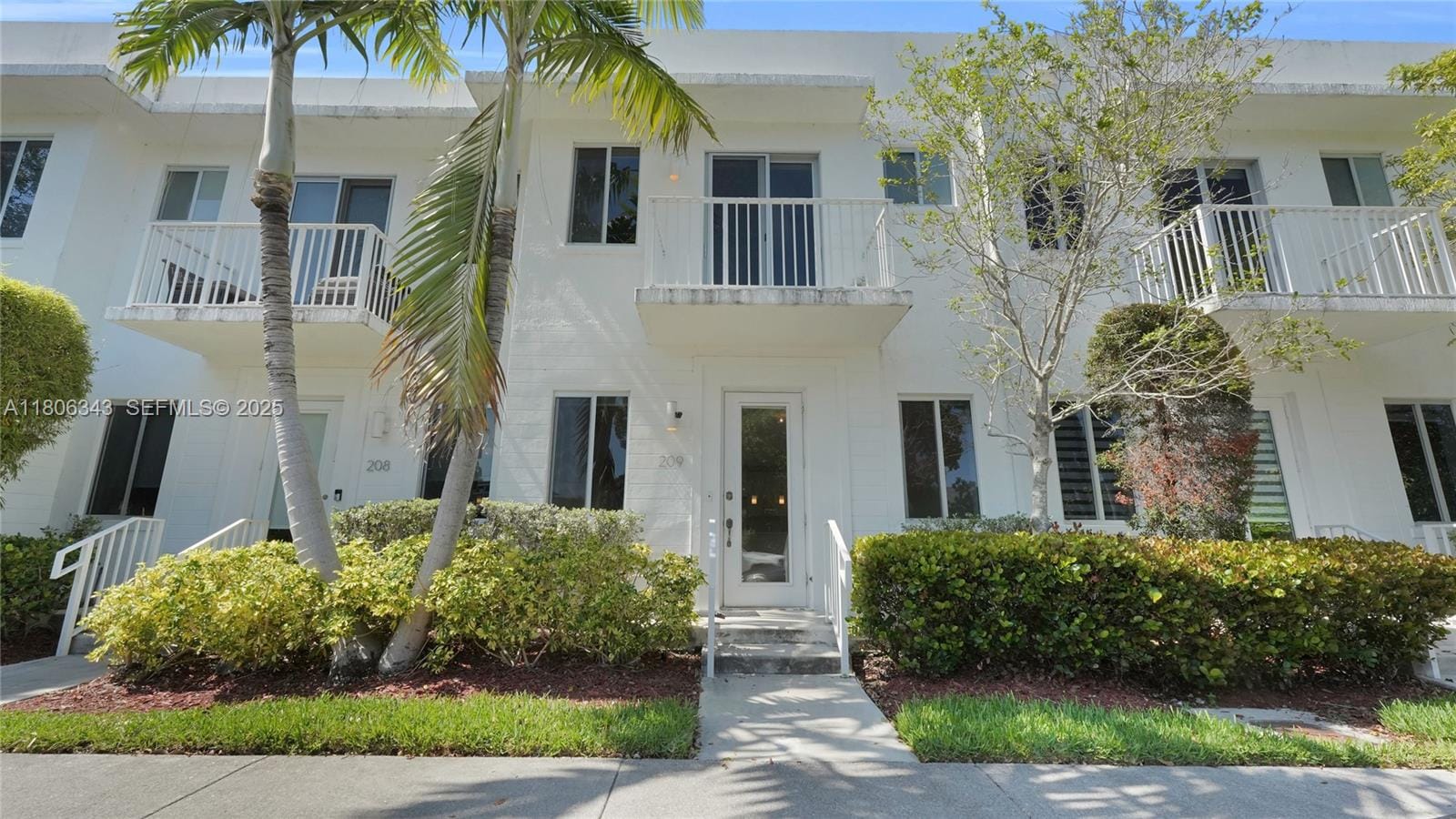 2621 NE 212th Terrace 209, Miami, FL 33180