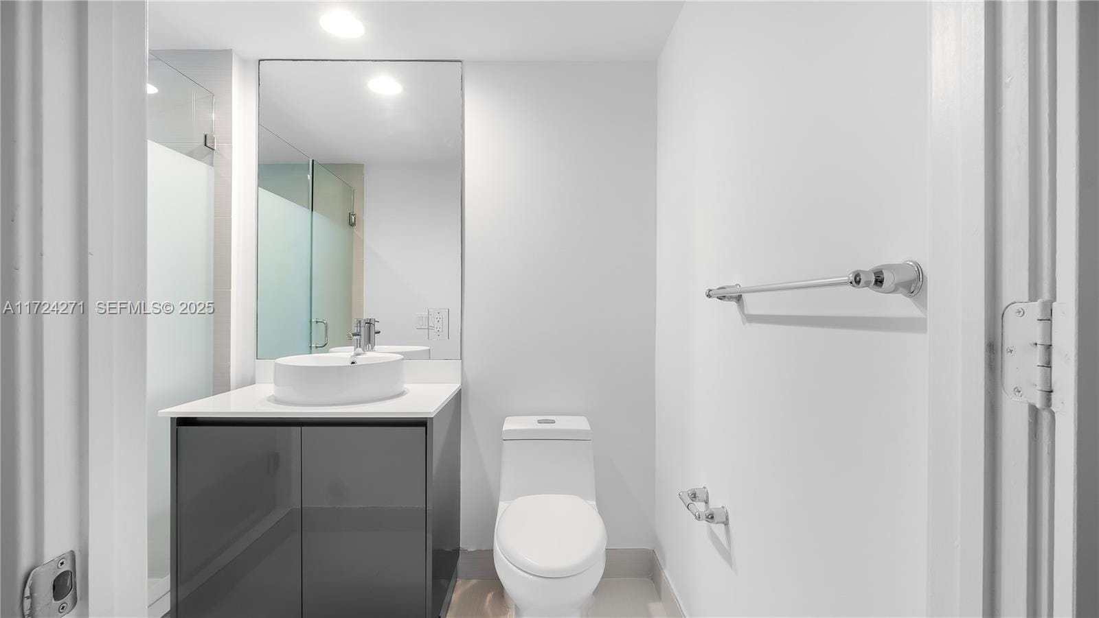31 SE 6th Street 1806, Miami, FL 33131 photo 13