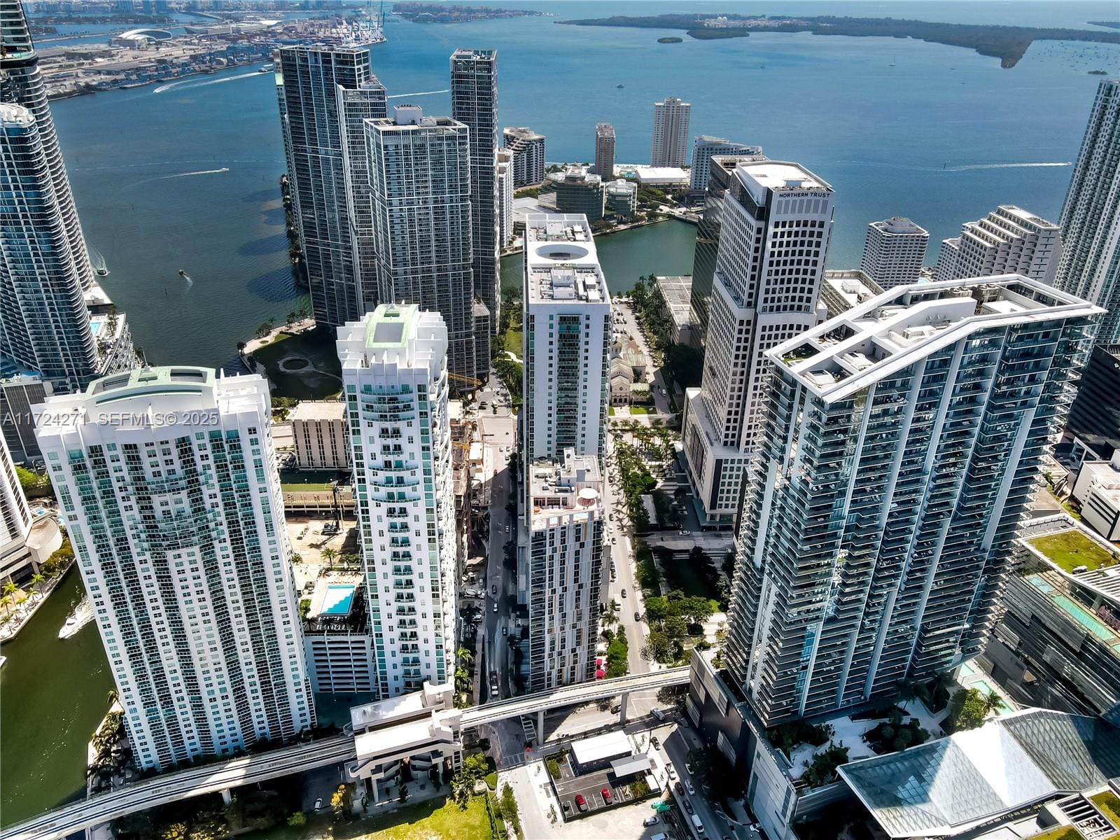 31 SE 6th Street 1806, Miami, FL 33131 photo 23