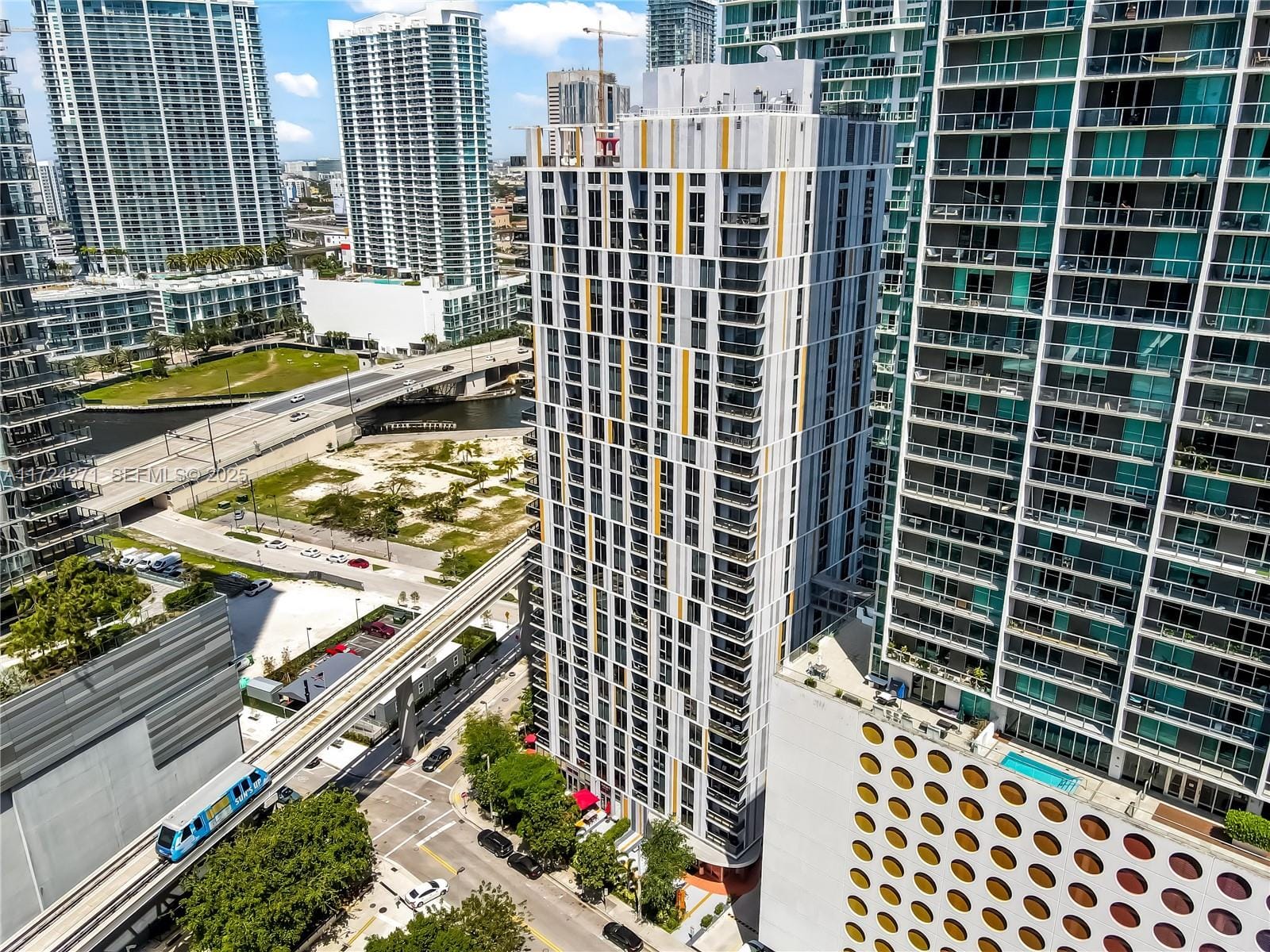 31 SE 6th Street 1806, Miami, FL 33131 photo 24