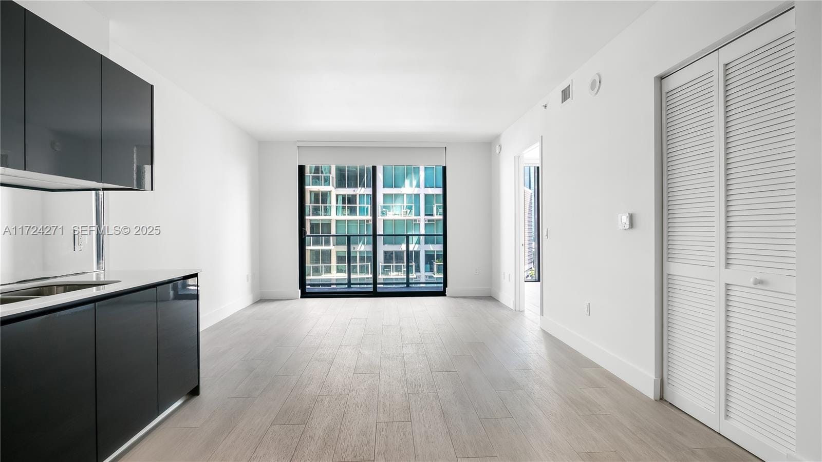 31 SE 6th Street 1806, Miami, FL 33131 photo 6