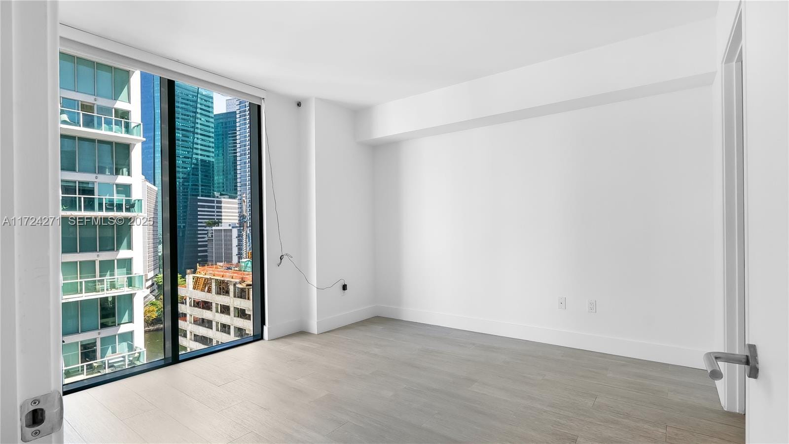 31 SE 6th Street 1806, Miami, FL 33131 photo 8