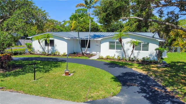 17640 SW 84th Court, sold in Malbrook, Palmetto Bay, FL