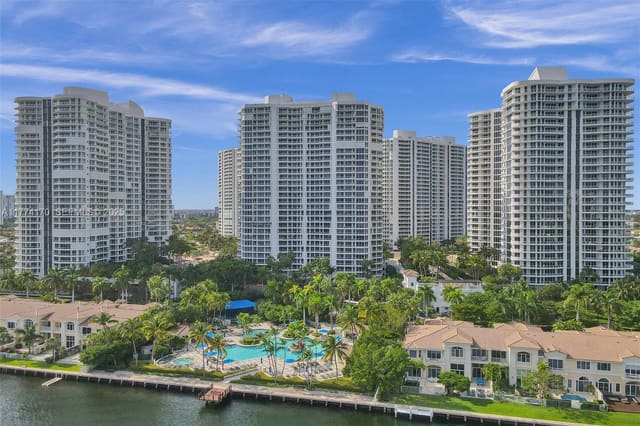 21150 Point Place 1702, Aventura, FL 33180