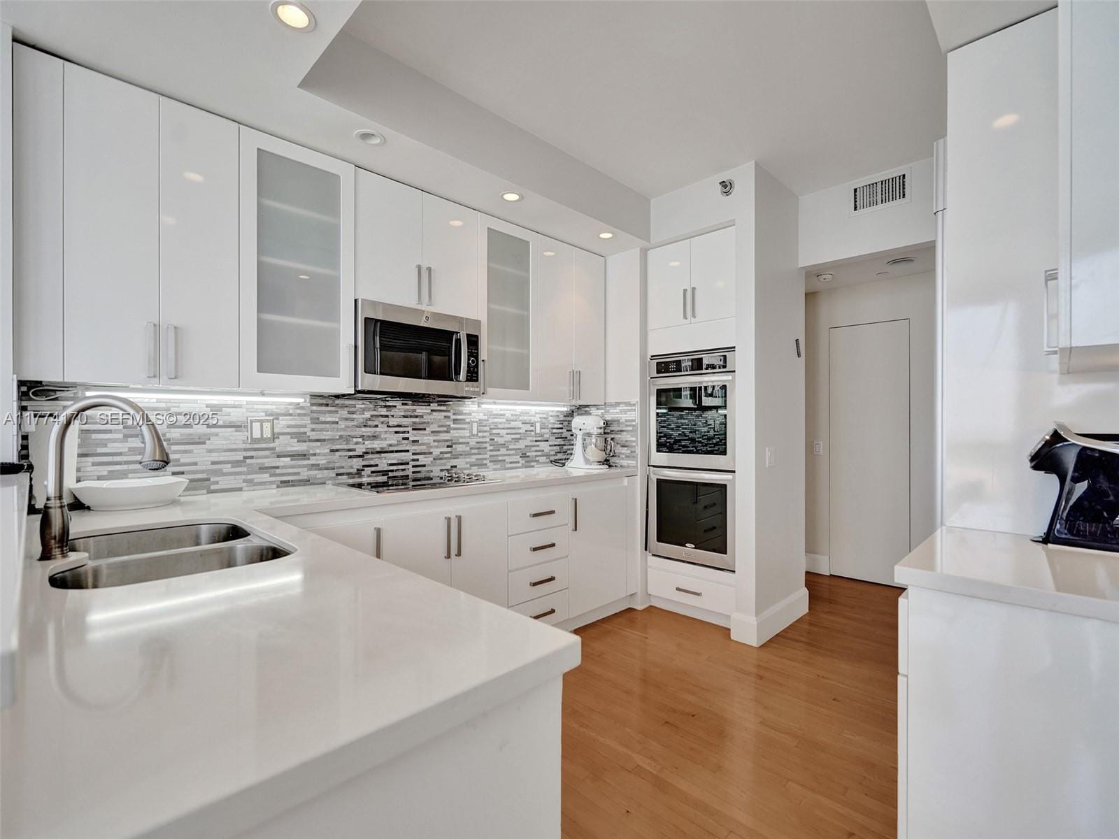 21150 Point Place 1702, Aventura, FL 33180 photo 8