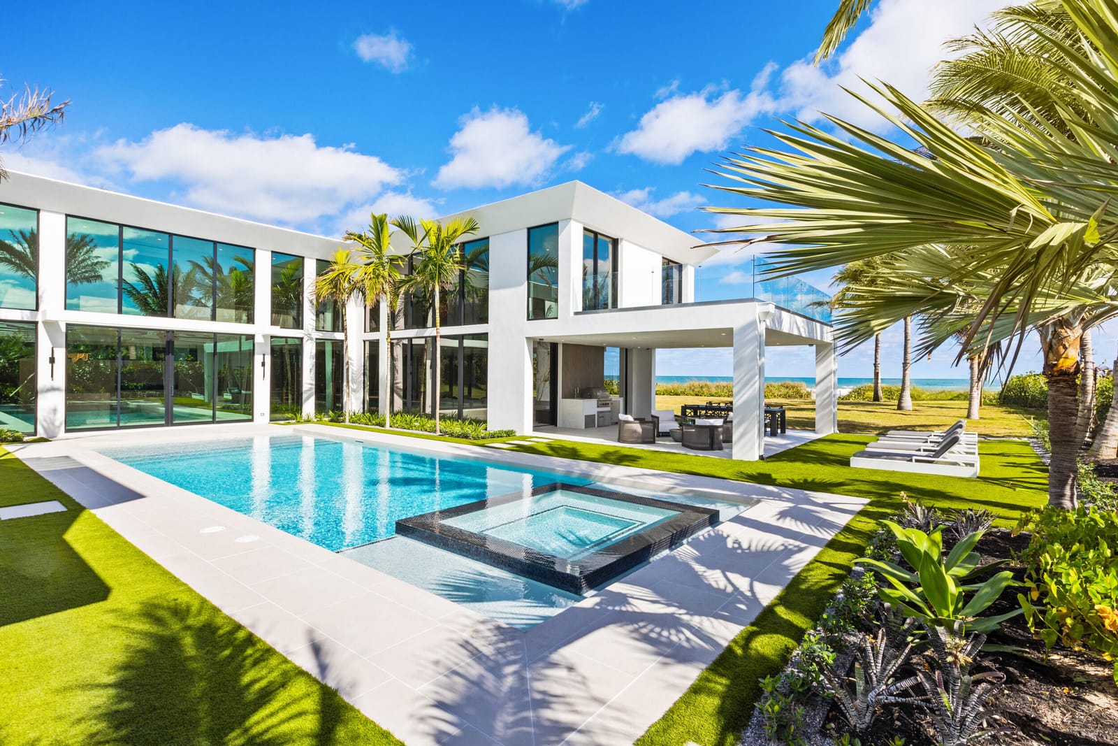 5 S Beach Road, Jupiter Island, FL 33455