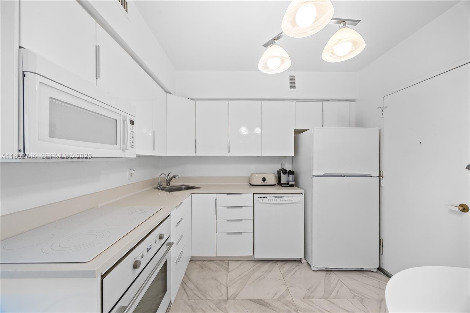 5700 Collins Avenue 7G, Miami Beach, FL 33140 photo 17