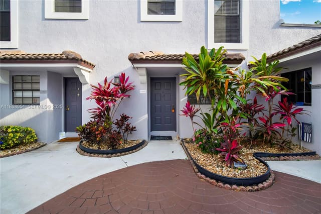 11604 NW 11th Street, Pembroke Pines, FL 33026