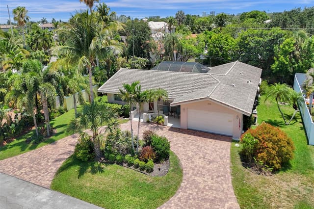 2200 NE 33rd Street, Lighthouse Point, FL 33064