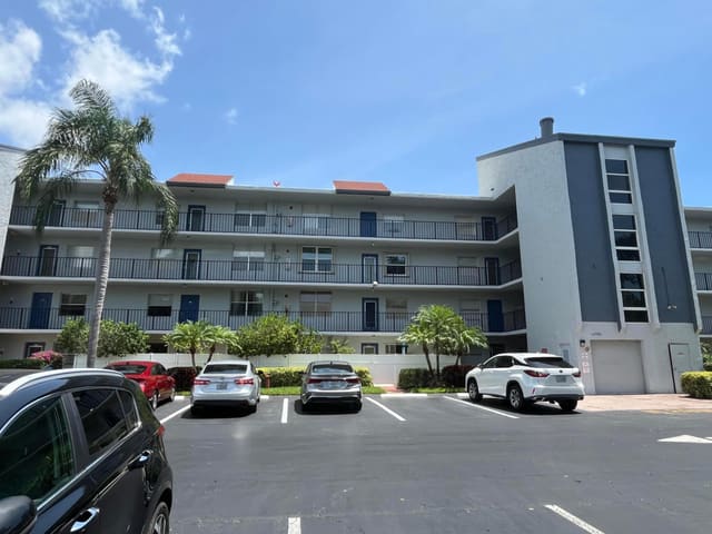 14701 Cumberland Drive #301, sold in Villages Of Oriole, Delray Beach, FL