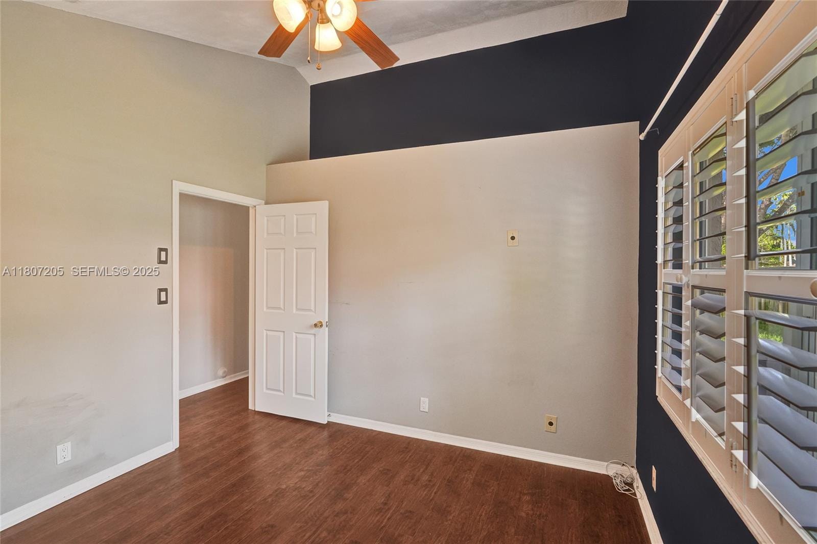 1589 Eastlake Way — photo 12